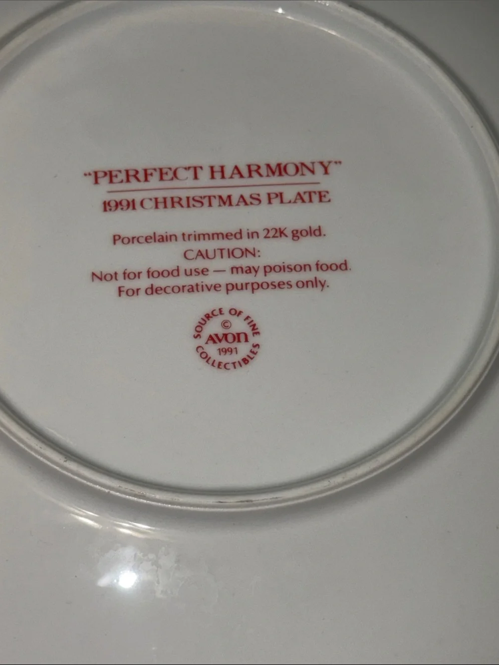 Avon Christmas 1991 Decorative Plate — 22k gold rim.